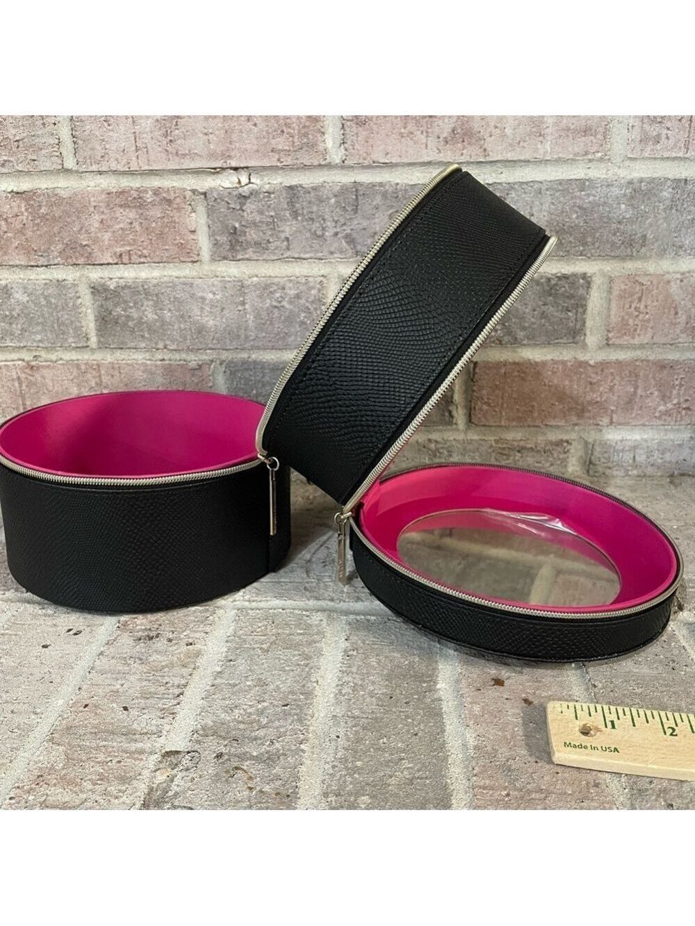 Chic Black Travel Organizer with Gold Accents - Picture 8 of 8